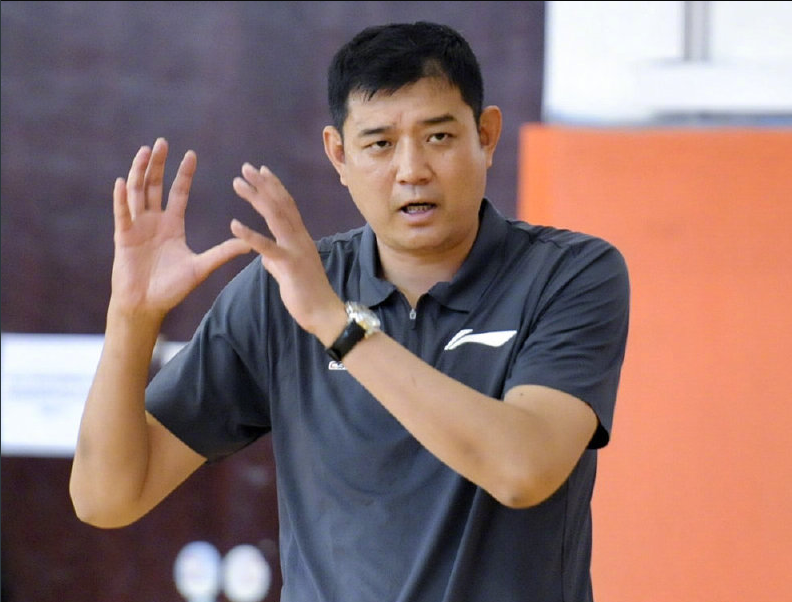 钱塘暴熊队对阵塞外雪豹队，拳击锦标赛爆冷，门将神扑救主——快速转换撕裂防线(雪豹vs美洲狮)-开云官网